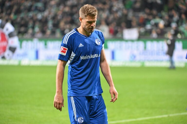 Simon Terodde Ohne Zukunft Auf Schalke Zeichen Stehen Auf Abschied