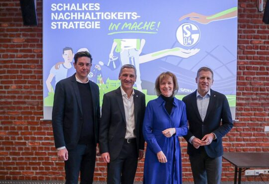 Königsblauer Zusammenhalt: Die Sozialprojekte von Schalke 04