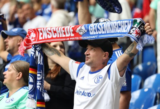 Fanfreundschaft zwischen FC Twente Enschede und FC Schalke 04.