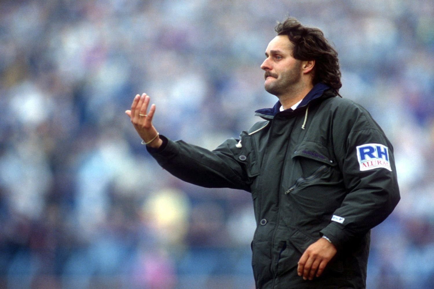 Peter Neuruer als Trainer von Schalke 04 1990.