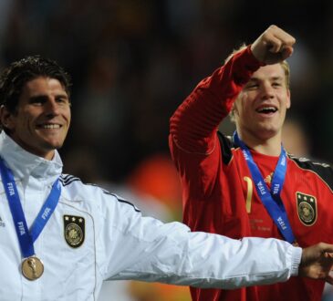 Manuel Neuer, Mario Gomez bei der WM 2010.