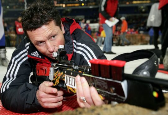 Willi Landgraf beim Biathlon in der Veltins-Arena.