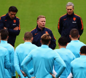 Ronald Koeman und Kees van Wonderen bei der Nationalmannschaft der Niederlande.