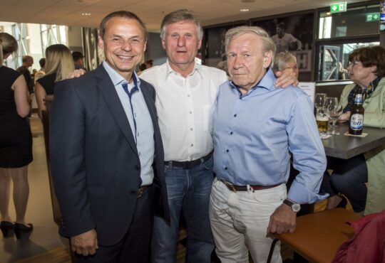 Olaf Thon, Klaus Fichtel und Diethelm Ferner beim Länderspiel Deutschland - Ungarn in der Veltins-Arena.