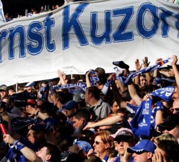 Fans von Schalke 04 würdigen Ernst Kuzorra.