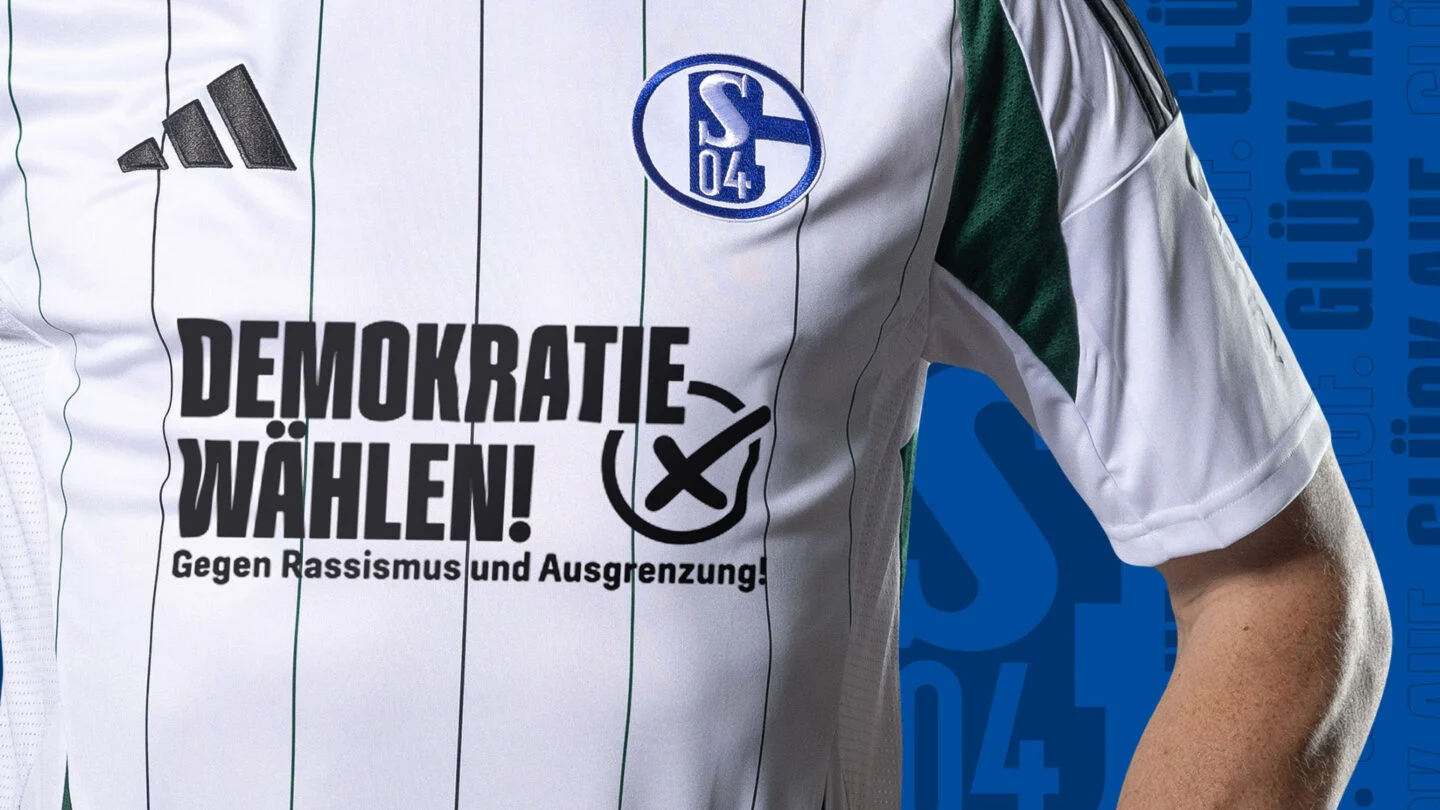 Schalke-setzt-Statement-Sondertrikot-mit-wichtiger-Botschaft-in-Darmstadt