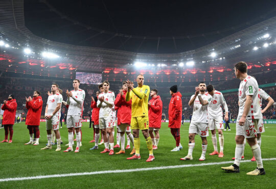 Spieler 1. FC Koeln gestikuliert, gestik waehrend des Spiels im Viertelfinale des DFB-Pokal zwischen Bayer 04 Leverkusen und 1. FC Kˆln in der BayArena am 06. February 2025 in Leverkusen, Deutschland. Foto von Ralf Treese/DeFodi Images Spieler 1. FC Koeln gestures during the DFB-Cup - quarterfinals match between Bayer 04 Leverkusen and 1. FC Koeln at BayArena on February 6, 2025 in Leverkusen, Germany. Photo by Ralf Treese/DeFodi Images DFB / DFL REGULATIONS PROHIBIT ANY USE OF PHOTOGRAPHS AS IMAGE SEQUENCES AND/OR QUASI-VIDEO. Photo by Ralf Treese/DeFodi Images Defodi-521_LEVKOE20250205_073 *** Player 1 FC Koeln gestures, gestures during the DFB Cup quarterfinals match between Bayer 04 Leverkusen and 1 FC Koeln at BayArena on February 06, 2025 in Leverkusen, Germany Photo by Ralf Treese DeFodi Images Player 1 FC Koeln gestures during the DFB Cup quarterfinals match between Bayer 04 Leverkusen and 1 FC Koeln at BayArena on February 6, 2025 in Leverkusen, Germany Photo by Ralf Treese DeFodi Images DFB DFL REGULATIONS PROHIBIT ANY USE OF PHOTOGRAPHS AS IMAGE SEQUENCES AND OR QUASI VIDEO Photo by Ralf Treese DeFodi Images Defodi 521 LEVKOE20250205 073 Defodi-521 DFB / DFL REGULATIONS PROHIBIT ANY USE OF PHOTOGRAPHS AS IMAGE SEQUENCES AND/OR QUASI-VIDEO.