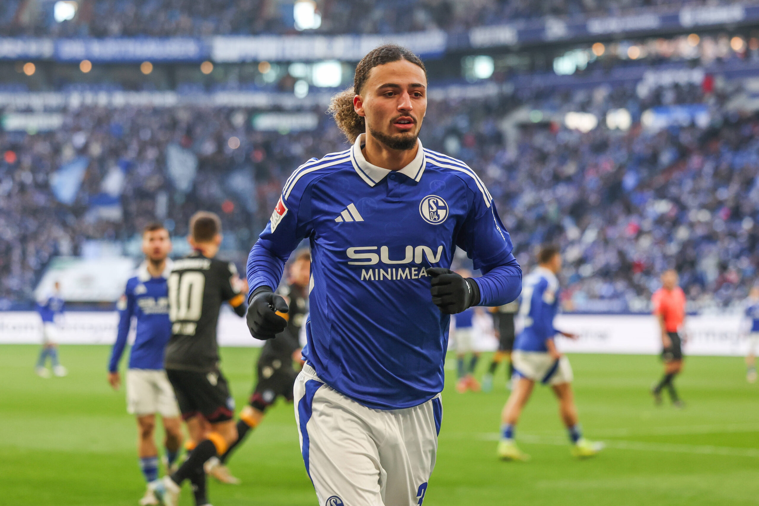 Trotz-Verl-ngerung-Bulut-l-sst-seine-Zukunft-auf-Schalke-offen