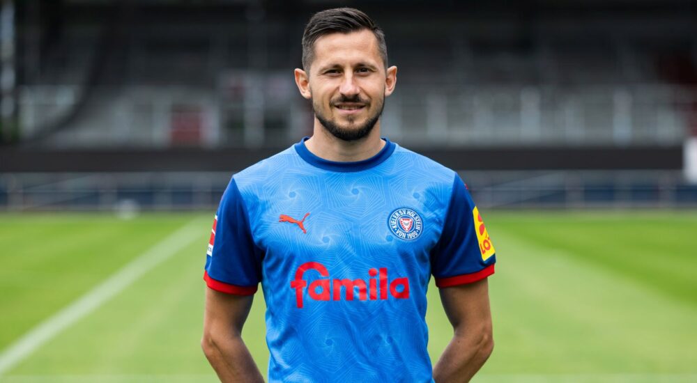 Steven Skrzybski im Trikot von Holstein Kiel
