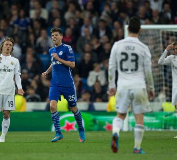 Klaas-Jan Huntelaar jubelt über sein Tor für Schalke bei Real Madrid.