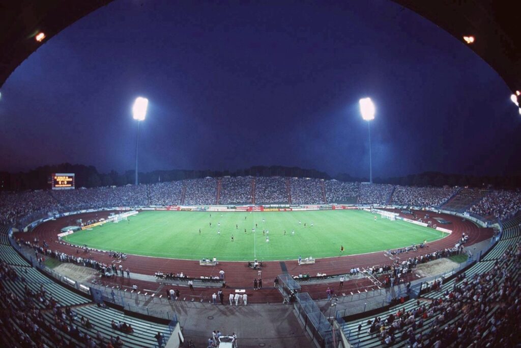 Flutlicht im Parkstadion