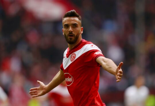 Kenan Karaman im Trikot von Fortuna Düsseldorf