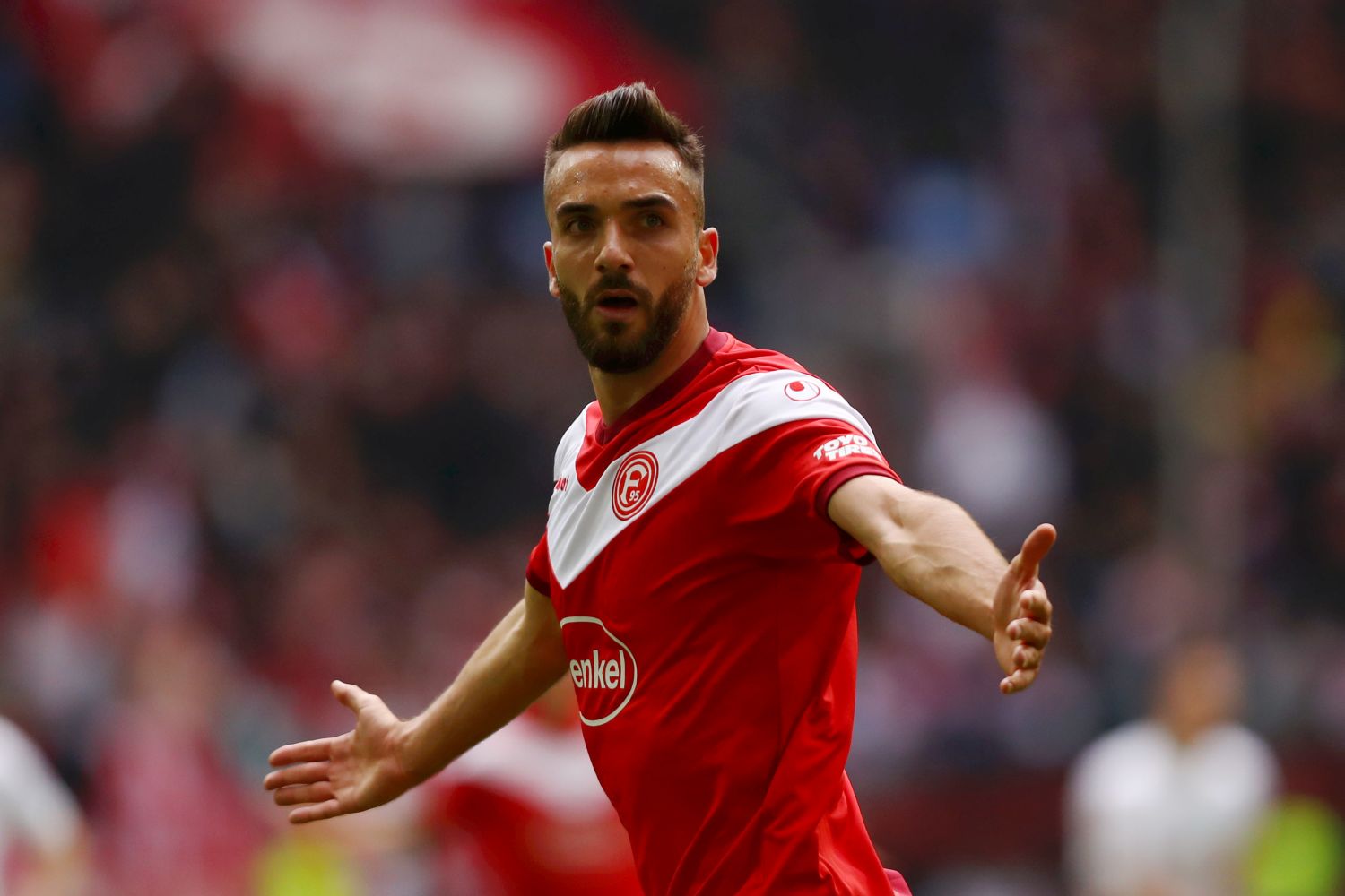 Kenan Karaman im Trikot von Fortuna Düsseldorf