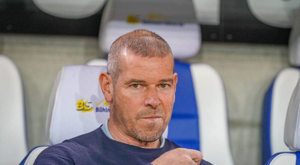 Schweiz, Fussball Credit Suisse Super League 2024/2025, 30. Spieltag - FC Luzern vs. FC St. Gallen 1879 - Swissporarena Luzern: Mario Frick Cheftrainer, FC Luzern *** Switzerland, Football Credit Suisse Super League 2024 2025, Matchday 30 FC Luzern vs FC St Gallen 1879 Swissporarena Luzern Mario Frick Head Coach, FC Luzern Copyright: xJOERANxSTEINSIEKx