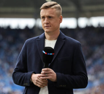 04.05.2025, Fussball, Herren, 2. Bundesliga, Saison 2024/2025, Karlsruher SC - 1. FC Kaiserslautern, RTL Experte Felix Kroos Karlsruhe BBBank Wildpark Baden-W¸rttemberg Deutschland DE *** 04 05 2025, Football, Men, 2 Bundesliga, Season 2024 2025, Karlsruher SC 1 FC Kaiserslautern, RTL Expert Felix Kroos Karlsruhe BBBank Wildpark Baden W¸rttemberg Germany EN Copyright: xSebastianxBachx
