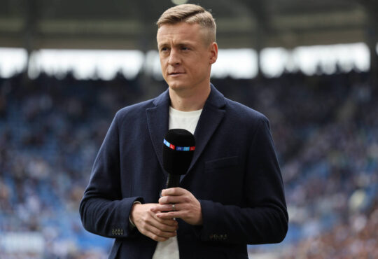 04.05.2025, Fussball, Herren, 2. Bundesliga, Saison 2024/2025, Karlsruher SC - 1. FC Kaiserslautern, RTL Experte Felix Kroos Karlsruhe BBBank Wildpark Baden-W¸rttemberg Deutschland DE *** 04 05 2025, Football, Men, 2 Bundesliga, Season 2024 2025, Karlsruher SC 1 FC Kaiserslautern, RTL Expert Felix Kroos Karlsruhe BBBank Wildpark Baden W¸rttemberg Germany EN Copyright: xSebastianxBachx