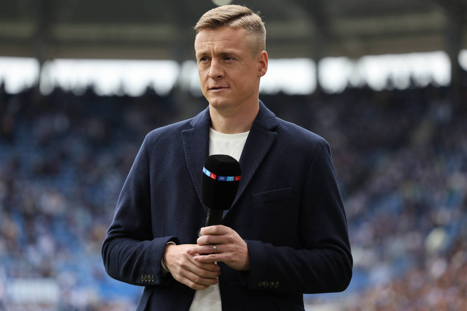 04.05.2025, Fussball, Herren, 2. Bundesliga, Saison 2024/2025, Karlsruher SC - 1. FC Kaiserslautern, RTL Experte Felix Kroos Karlsruhe BBBank Wildpark Baden-W¸rttemberg Deutschland DE *** 04 05 2025, Football, Men, 2 Bundesliga, Season 2024 2025, Karlsruher SC 1 FC Kaiserslautern, RTL Expert Felix Kroos Karlsruhe BBBank Wildpark Baden W¸rttemberg Germany EN Copyright: xSebastianxBachx
