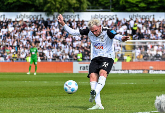 GER, 2. BL, SSV Ulm 1846 vs SC Preussen M¸nster / 18.05.2025, Donaustadion, Ulm, GER, 2. BL, SSV Ulm 1846 vs SC Preussen M¸nster, im Bild Philipp Strompf SSV Ulm, 32 *** GER, 2 BL, SSV Ulm 1846 vs SC Preussen M¸nster 18 05 2025, Donaustadion, Ulm, GER, 2 BL, SSV Ulm 1846 vs SC Preussen M¸nster, in the picture Philipp Strompf SSV Ulm, 32 nordphotoxGmbHx/xHafner nph00200