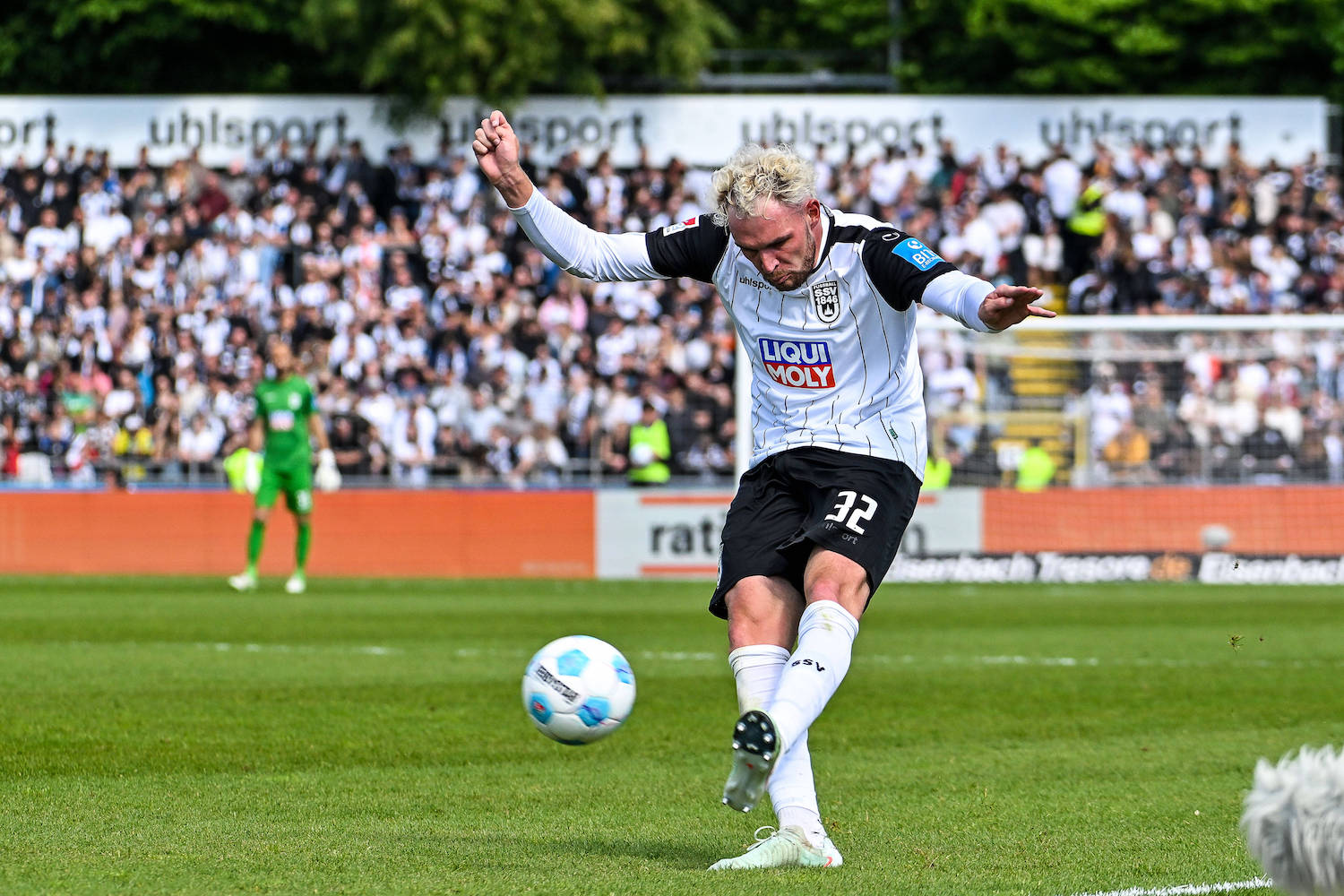 GER, 2. BL, SSV Ulm 1846 vs SC Preussen M¸nster / 18.05.2025, Donaustadion, Ulm, GER, 2. BL, SSV Ulm 1846 vs SC Preussen M¸nster, im Bild Philipp Strompf SSV Ulm, 32 *** GER, 2 BL, SSV Ulm 1846 vs SC Preussen M¸nster 18 05 2025, Donaustadion, Ulm, GER, 2 BL, SSV Ulm 1846 vs SC Preussen M¸nster, in the picture Philipp Strompf SSV Ulm, 32 nordphotoxGmbHx/xHafner nph00200
