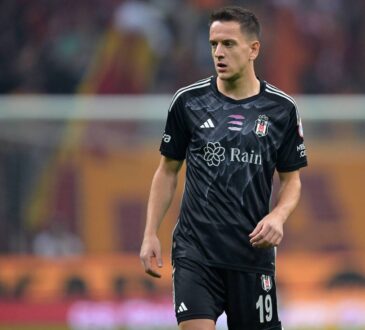 ISTANBUL - Amir Hadziahmetovic of Besiktas JK during the Turkish Super Lig match between Galatasaray AS and Besiktas AS at Rams Global Stadium on October 21, 2023 in Istanbul, Turkey. ANP Hollandse Hoogte GERRIT VAN COLOGNE Turkish Super Lig 2023/2024 xVIxANPxSportx/xGerritxvanxKeulenxIVx 482292520 originalFilename: 482292520.jpg