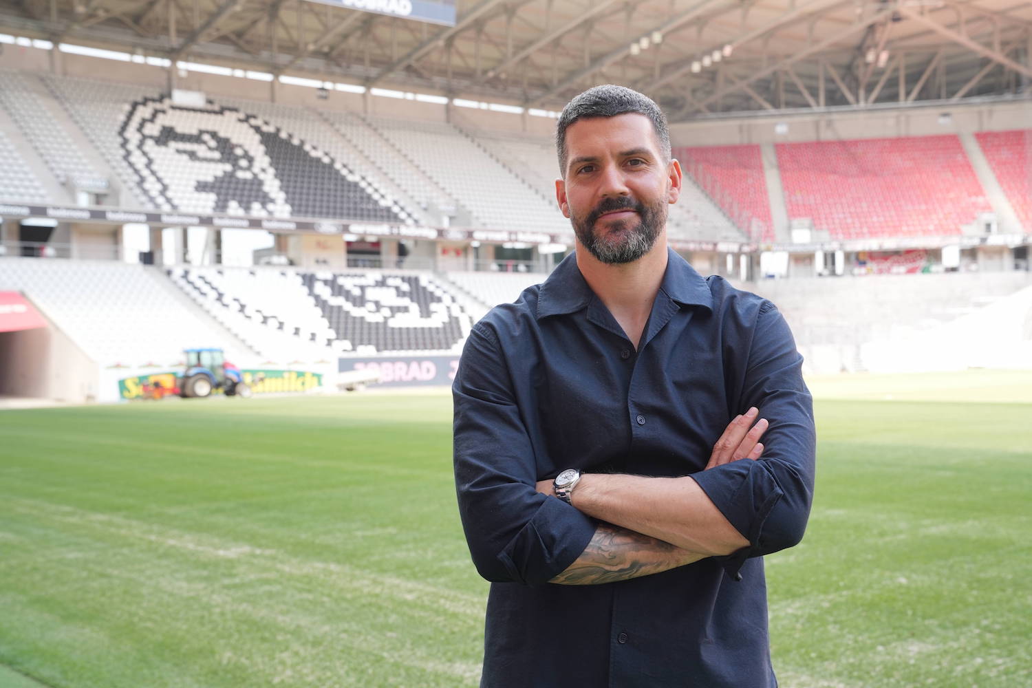 Freiburg, Deutschland, Europa: SC Freiburg verpflichtet Anthony Jung von Werder Bremen. Der 33-j‰hrige Innenverteidiger bringt ¸ber 450 Profi-Eins‰tze mit und erh‰lt die R¸ckennummer 5. Verpflichtung als Ersatz f¸r den zur¸ckgetretenen Manuel Gulde. *** Freiburg, Germany, Europe SC Freiburg signs Anthony Jung from Werder Bremen The 33-year-old central defender has over 450 professional appearances to his name and will be given the number 5 shirt to replace Manuel Gulde, who has retired Copyright: xSCxFreiburgx