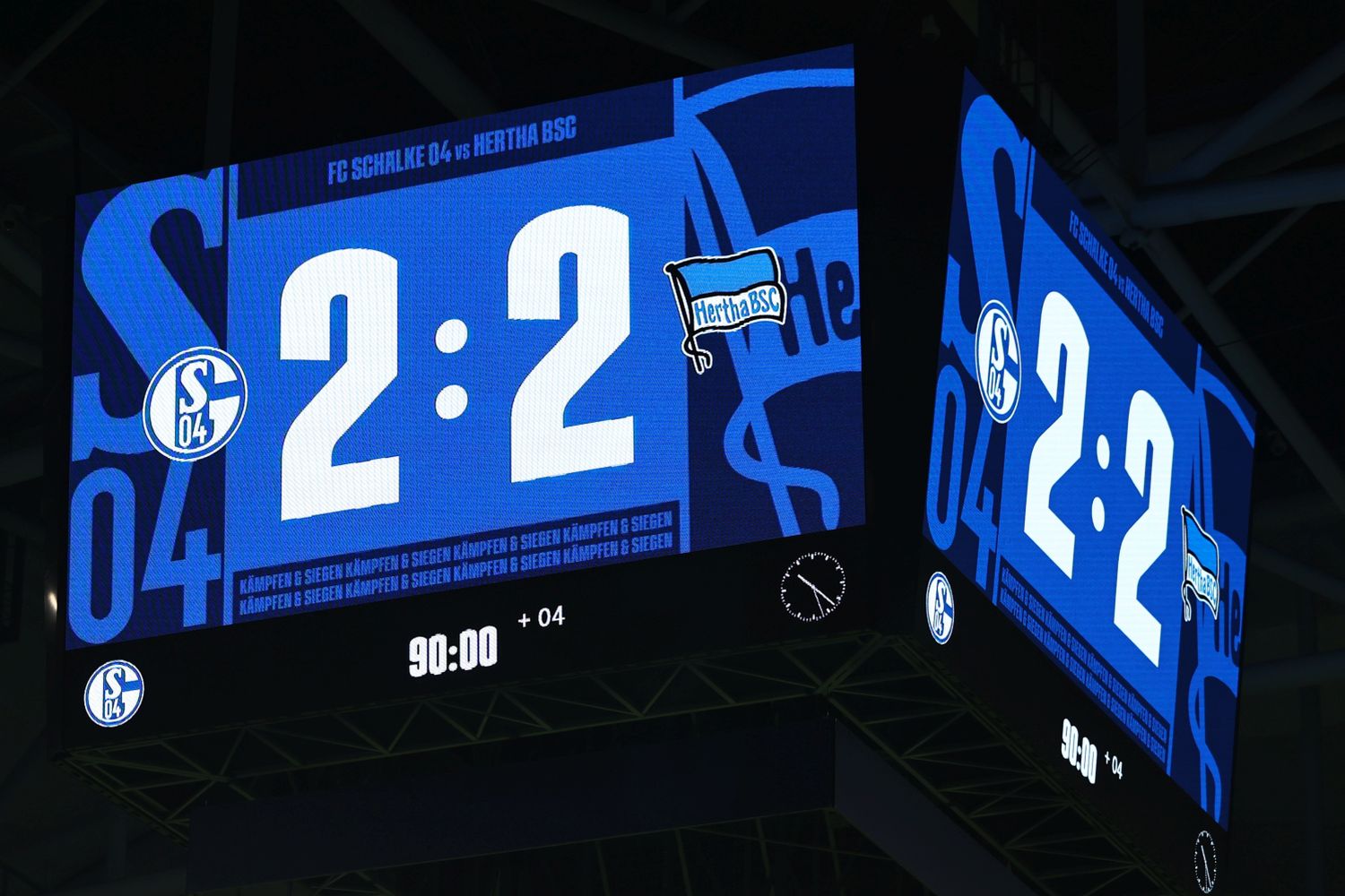 Videowürfel bei Schalke 04 - Hertha BSC in Veltins-Arena