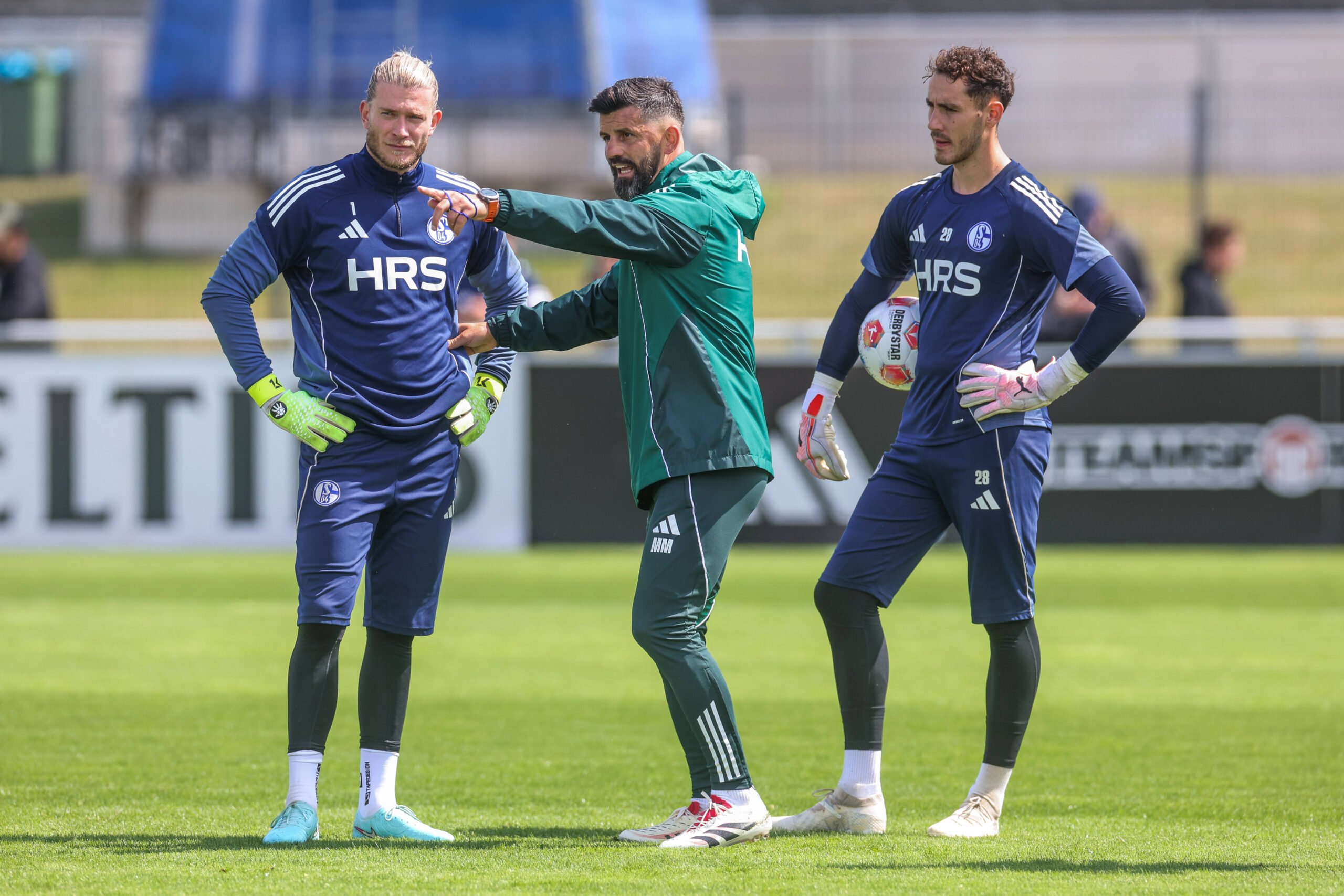 Loris Karius, Miron Muslic und Justin Heekeren