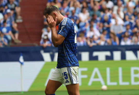 Nikola Katic FC Schalke 04 beim Testspiel Saison 2025/26 FC Schalke 04 - FC Sevilla Copyright: Thomas Pakusch *** Nikola Katic FC Schalke 04 in a test match 2025 season 26 FC Schalke 04 FC Sevilla Copyright Thomas Pakusch