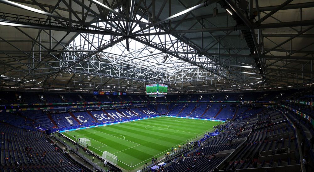 Veltins-Arena über der Nordkurve