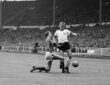 Sigfried "Siggi" Held und Jack Charlton im WM-Finale 1966 in Wembley