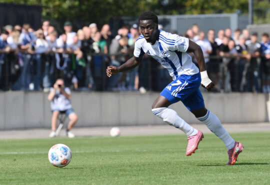 Christian Gomis FC Schalke 04 05.09.2025, Fussball, Testspiel, Borussia Mˆnchengladbach - FC Schalke 04 2:0 Moenchengladbach Fohlenstadion Nordrhein Westfalen Deutschland *** Christian Gomis FC Schalke 04 05 09 2025, Football, Test match, Borussia Mˆnchengladbach FC Schalke 04 2 0 Moenchengladbach Fohlenstadion Nordrhein Westfalen Germany Team2