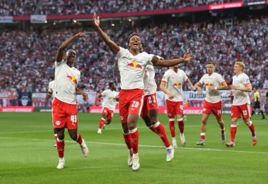 20.09.2025, xtgx, Fussball 1. Bundesliga, RB Leipzig - 1. FC Kˆln emspor, v.l. Assan Ouedraogo Leipzig, 20 Jubel, Torjubel, jubelt ueber das Tor, celebrate the goal, celebration DFL/DFB REGULATIONS PROHIBIT ANY USE OF PHOTOGRAPHS as IMAGE SEQUENCES and/or QUASI-VIDEO Leipzig *** 20 09 2025, xtgx, Fuﬂball 1 Bundesliga, RB Leipzig 1 FC Kˆln emspor, v l Assan Ouedraogo Leipzig, 20 Jubel, Torjubel, jubelt ueber das Tor, celebrate the goal, celebration DFL DFB REGULATIONS PROHIBIT ANY USE OF PHOTOGRAPHS as IMAGE SEQUENCES and or QUASI VIDEO Leipzig
