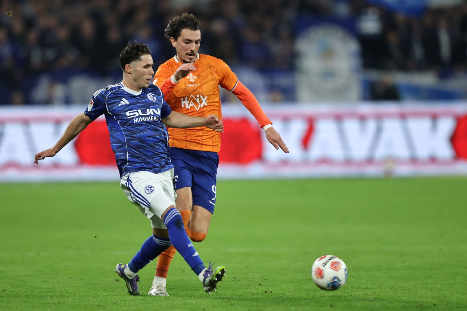 Sylla-trifft-fr-h-Schalke-erk-mpft-sich-Sieg-gegen-Darmstadt-98
