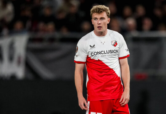 UTRECHT, NETHERLANDS - SEPTEMBER 25: Derry Murkin of FC Utrecht looks on during the UEFA Europa League 2025/26 League Phase MD1 match between FC Utrecht and Olympique Lyonnais at Stadion Galgenwaard on September 25, 2025 in Utrecht, Netherlands. Photo by Rene Nijhuis SPO PUBLICATIONxINxGERxSUIxAUTxONLY Copyright: xRenexNijhuis/MBxMediax