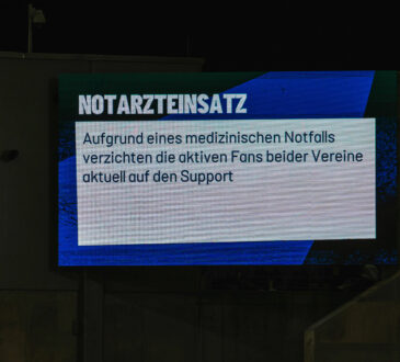 Fussball DFB Pokal 2.Runde, SV Darmstadt 98 - FC Schalke 04 v.l. Durchsage eines medizinischen Notfall im Stadion