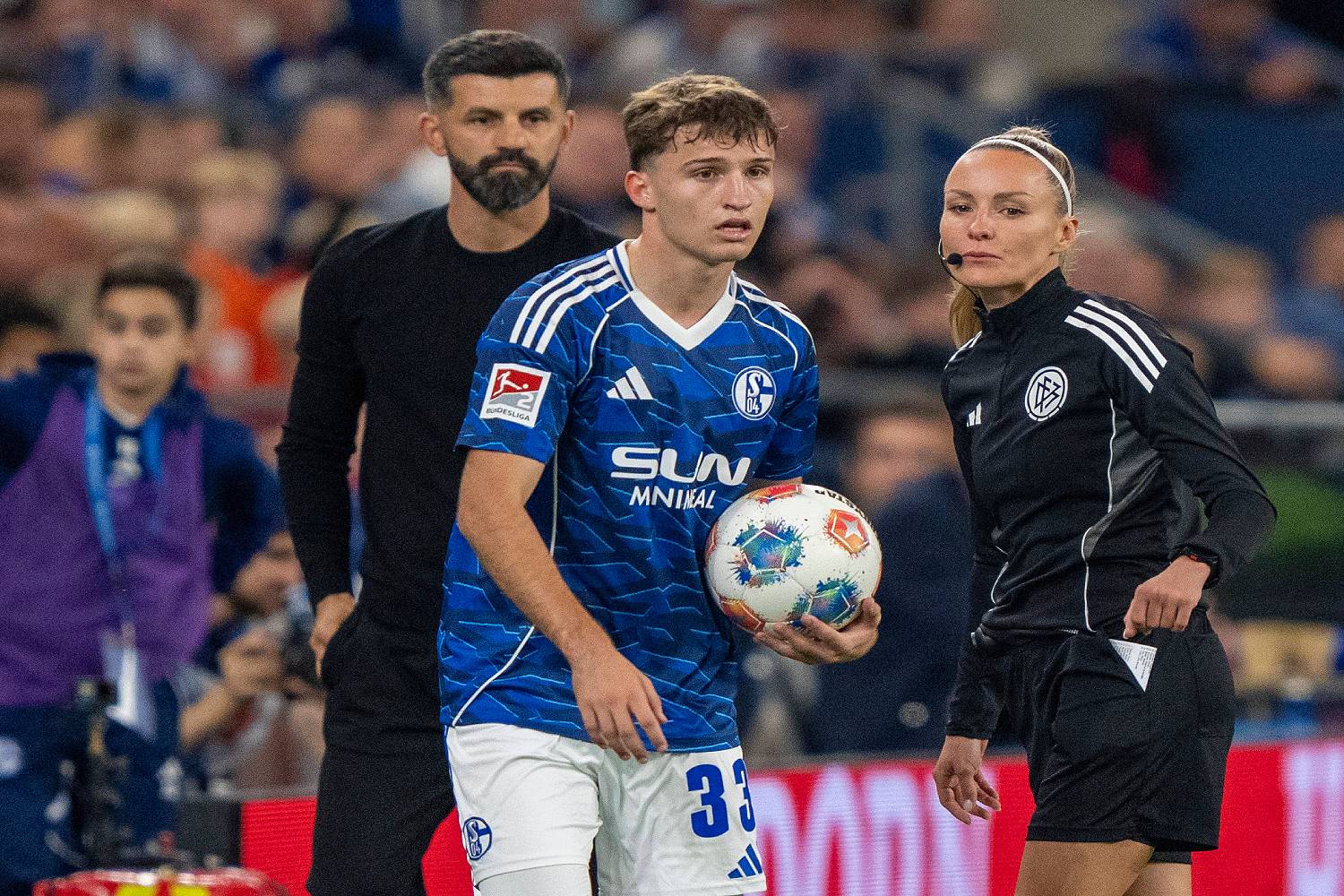 Doppelt-bitter-Kuriose-Sperren-versch-rfen-S04-Personalsorgen