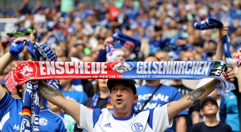 Fans, Fanfreundschaft, Twente Enschede, Schal