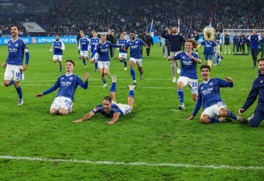 Jubel und Freude über den Sieg bei der Mannschaft von Schalke 04 , hier mit Kenan Karaman Schalke 19 , Vitalie Becker Schalke 33 , Nikola Katic Schalke 25 , Mertcan Ayhan Schalke 43