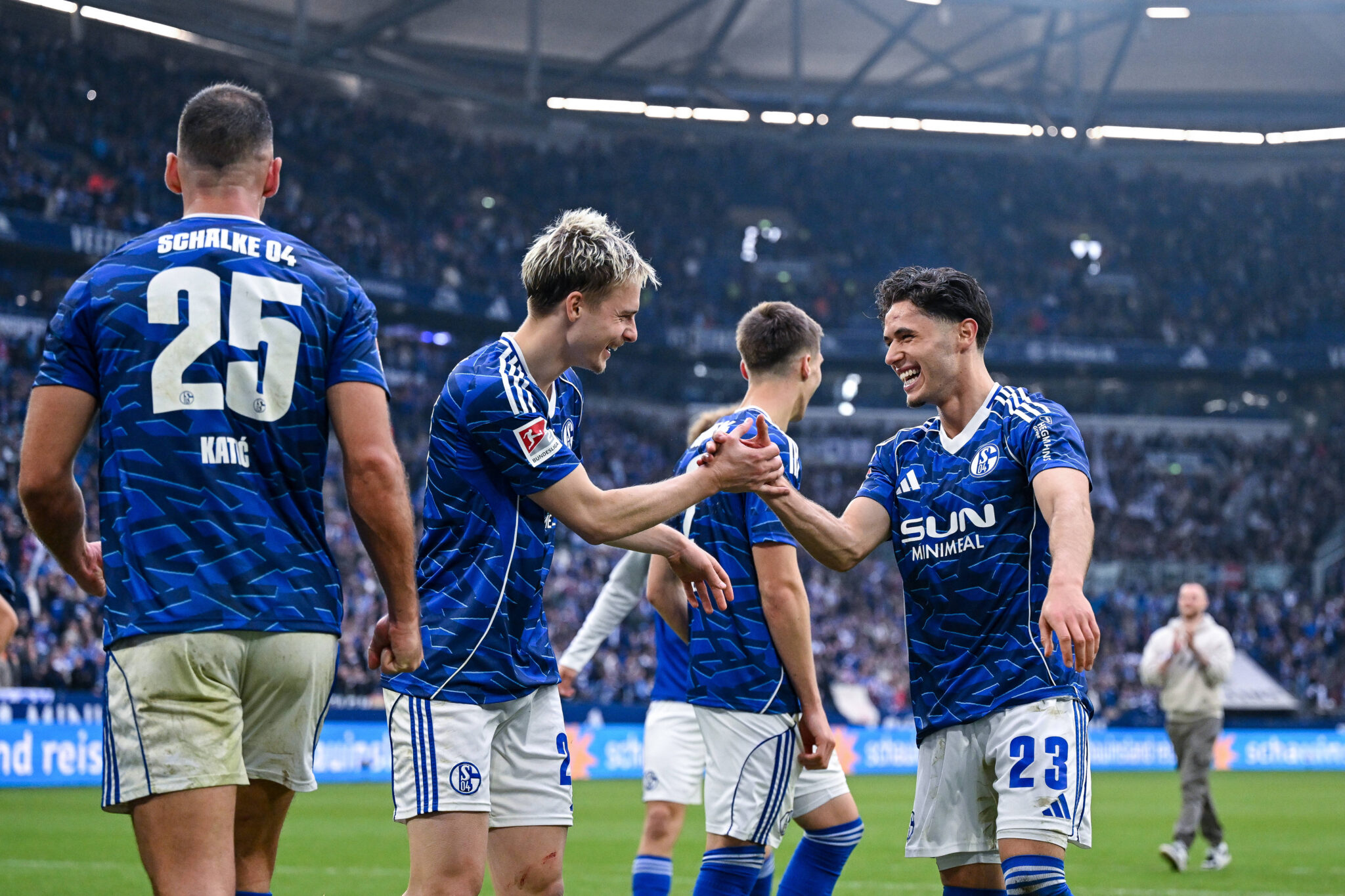 Hier läuft Preußen Münster gegen Schalke live im TV und Stream