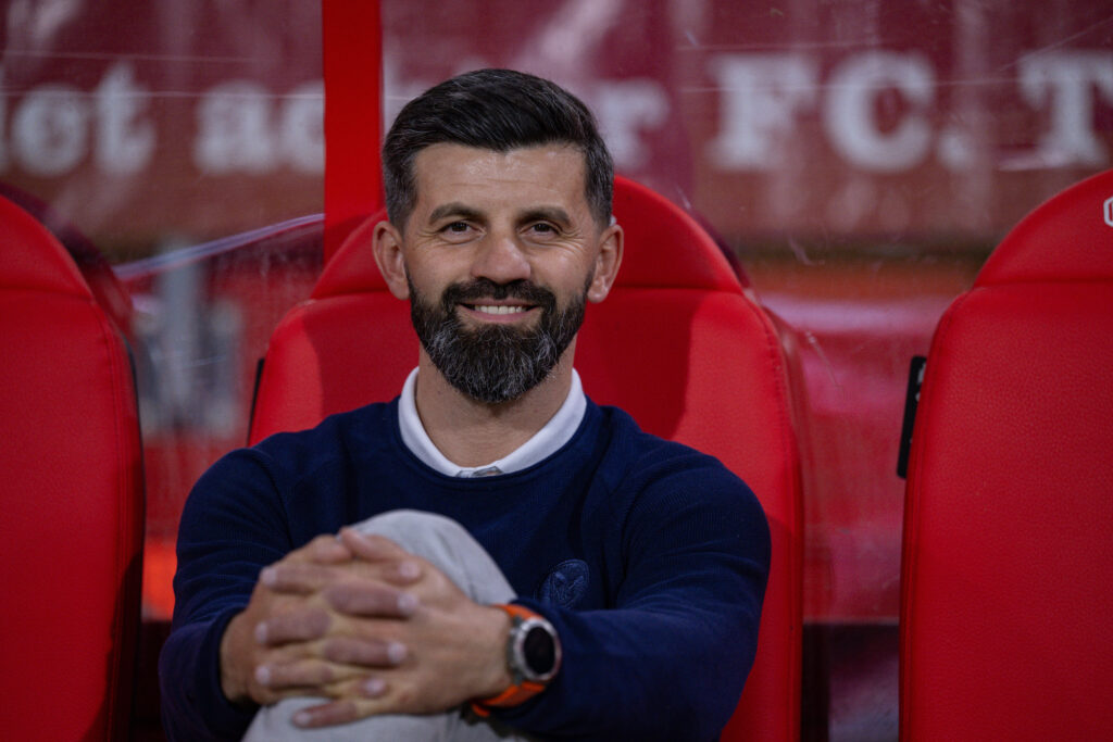 Schalke-Aufstellung-in-M-nster-Muslic-mit-einer-nderung