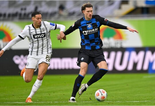 Younes Ebnoutalib und Calvin Brackelmann