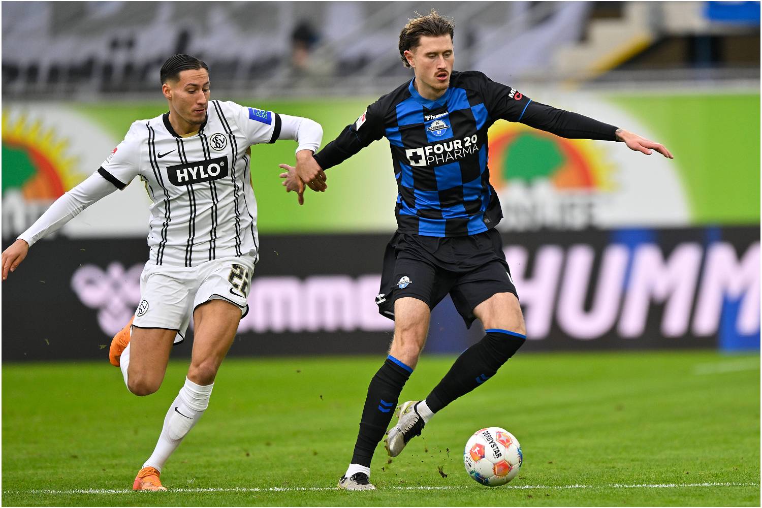 Younes Ebnoutalib und Calvin Brackelmann