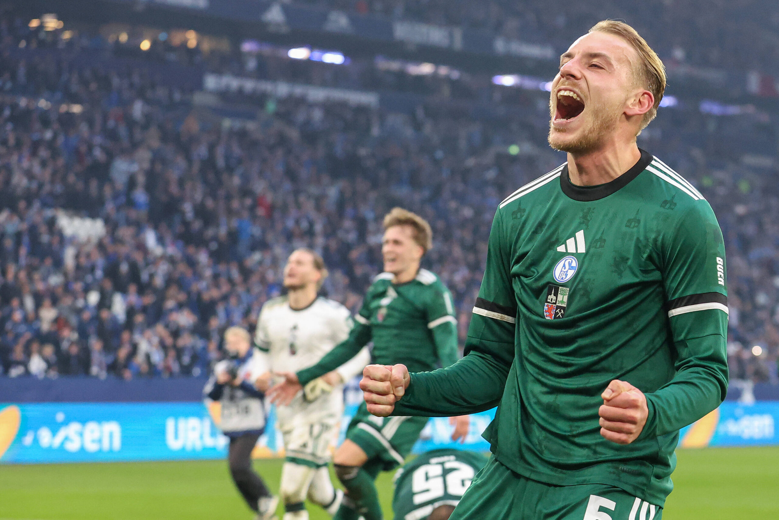 hier-l-uft-braunschweig-gegen-schalke-live-im-tv-und-stream