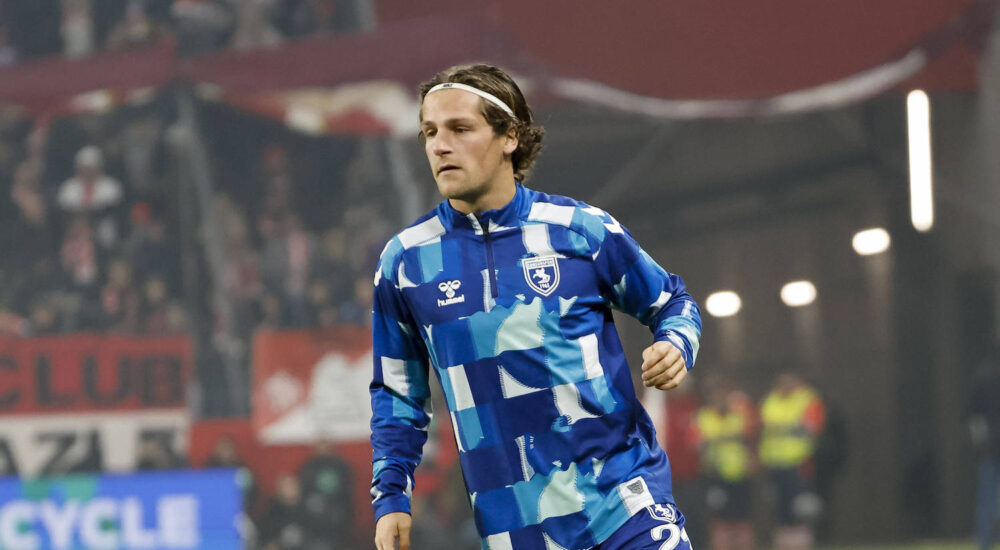 Carlo Holse Samsunspor, 21 beim Aufw‰rmen vor Spielbeginn vor Spielbeginn , Deutschland, Fussball, UEFA Conference League, 6. Spieltag, 2025/2026, 1.FSV Mainz 05 vs. Samsunspor, 18.12.2025, Mainz Arena, Mainz, Deutschland Mainz Mainz Arena Rheinland-Pfalz Deutschland *** Carlo Holse Samsunspor, 21 warming up before the start of the match before the start of the match , Germany, Football, UEFA Conference League, Matchday 6, 2025 2026, 1 FSV Mainz 05 vs Samsunspor, 18 12 2025, Mainz Arena, Mainz, Germany Mainz Mainz Arena Rheinland Pfalz Germany Copyright: xGrantxHubbsx