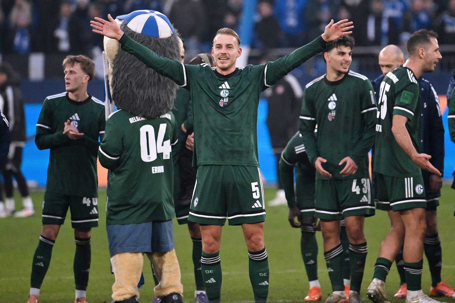 Becker-zur-ck-Ayhan-gesetzt-Schalkes-neue-Abwehr-Dynamik