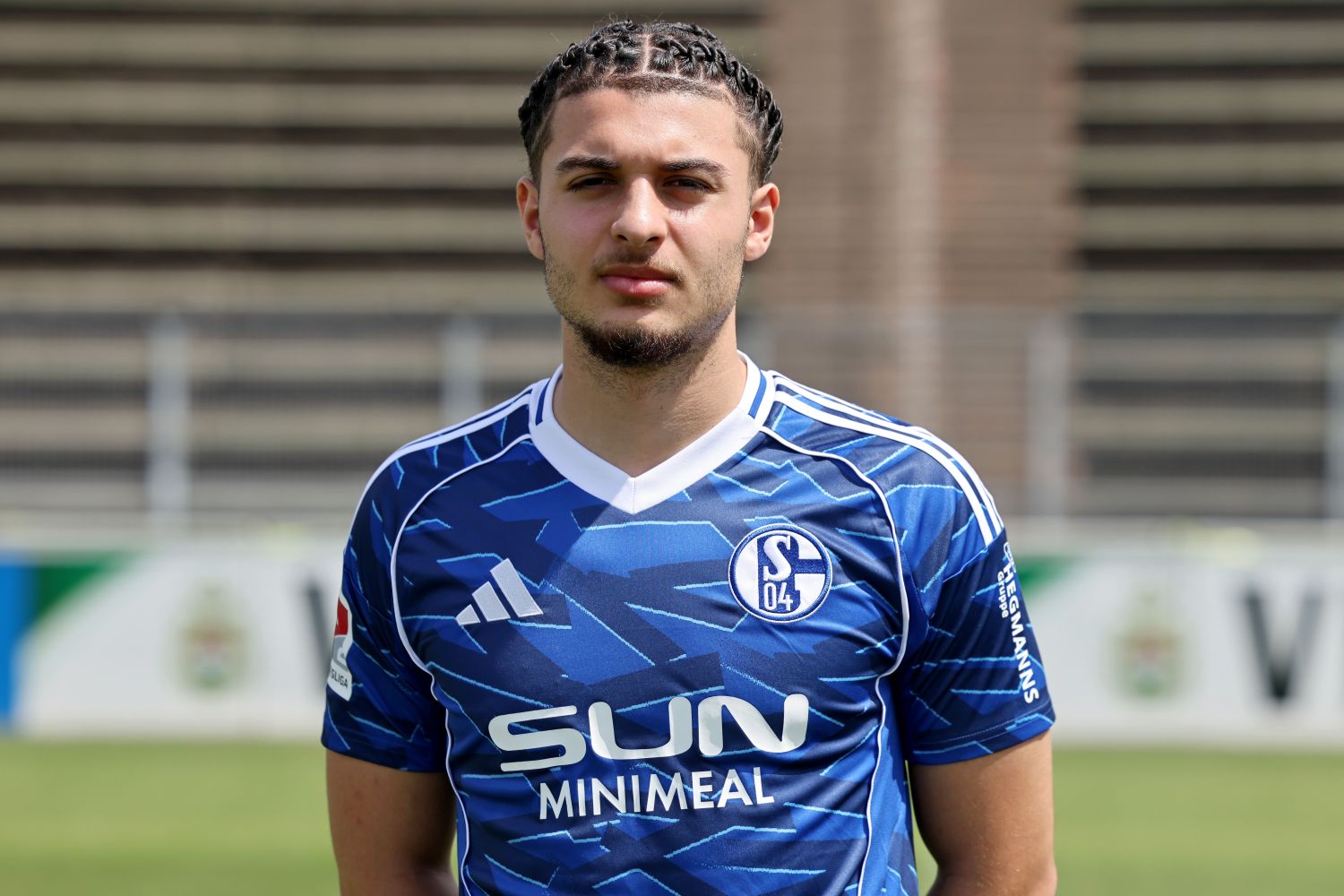 R-ckkehr-auf-den-Trainingsplatz-Pechvogel-Bayindir-schuftet-f-r-sein-Comeback