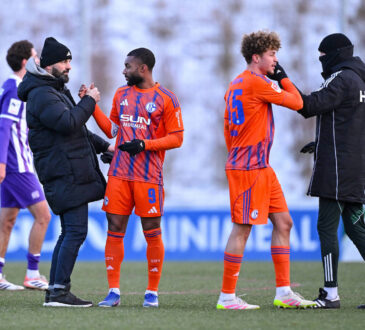 10.01.2026, Fussball, 2. Bundesliga, Saison 2025/2026, Testspiel, FC Schalke 04 - VfL Osnabr¸ck, Trainer Miron Muslic FC Schalke 04, Moussa Sylla FC Schalke 04 xRHR-FOTO/YYx *** 10 01 2026, Football, 2 Bundesliga, Season 2025 2026, Test match, FC Schalke 04 VfL Osnabr¸ck, Coach Miron Muslic FC Schalke 04 , Moussa Sylla FC Schalke 04 xRHR PHOTO YYx Copyright: KROEGER/RHR-FOTOx RHR-FOTO/YY