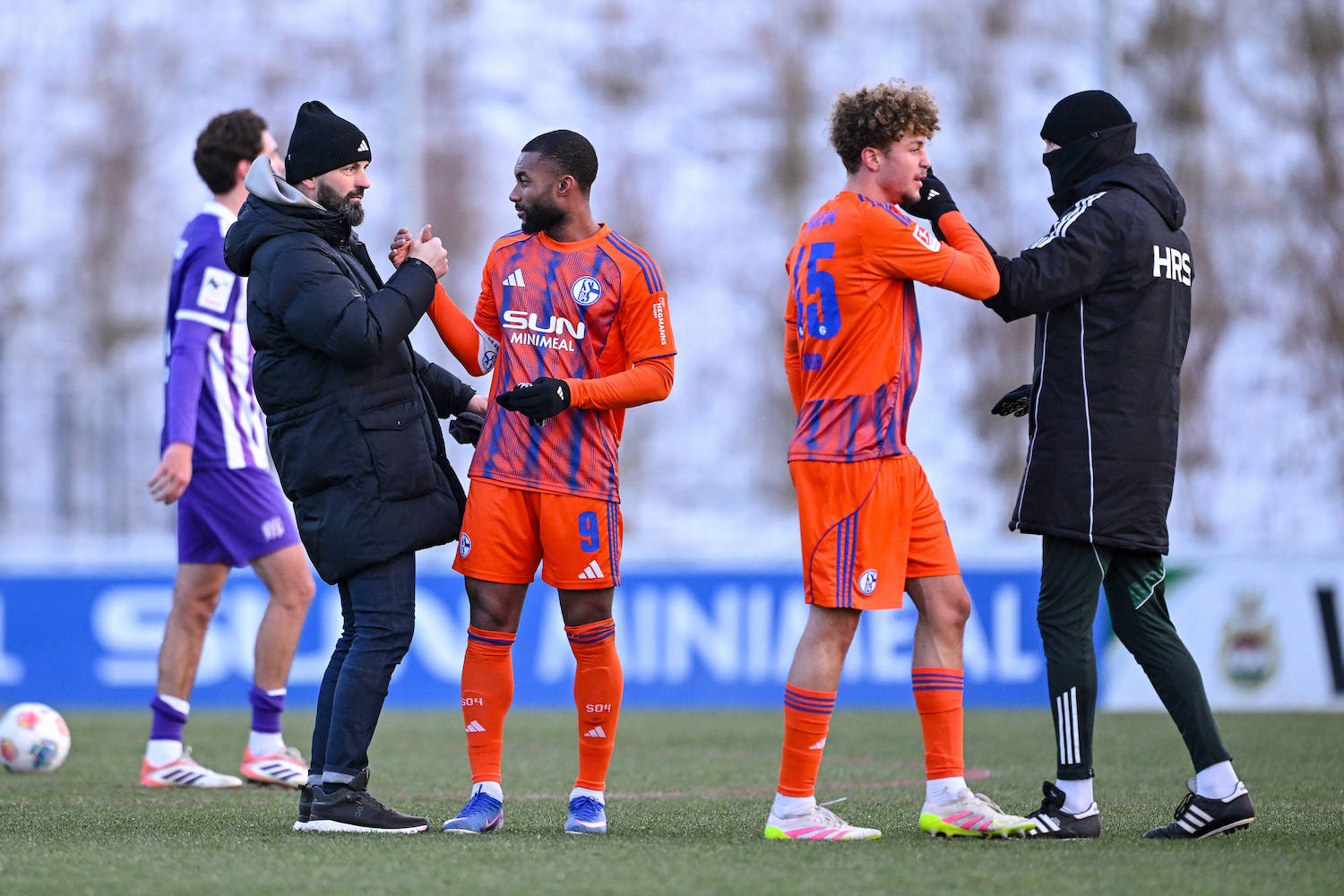 10.01.2026, Fussball, 2. Bundesliga, Saison 2025/2026, Testspiel, FC Schalke 04 - VfL Osnabr¸ck, Trainer Miron Muslic FC Schalke 04, Moussa Sylla FC Schalke 04 xRHR-FOTO/YYx *** 10 01 2026, Football, 2 Bundesliga, Season 2025 2026, Test match, FC Schalke 04 VfL Osnabr¸ck, Coach Miron Muslic FC Schalke 04 , Moussa Sylla FC Schalke 04 xRHR PHOTO YYx Copyright: KROEGER/RHR-FOTOx RHR-FOTO/YY