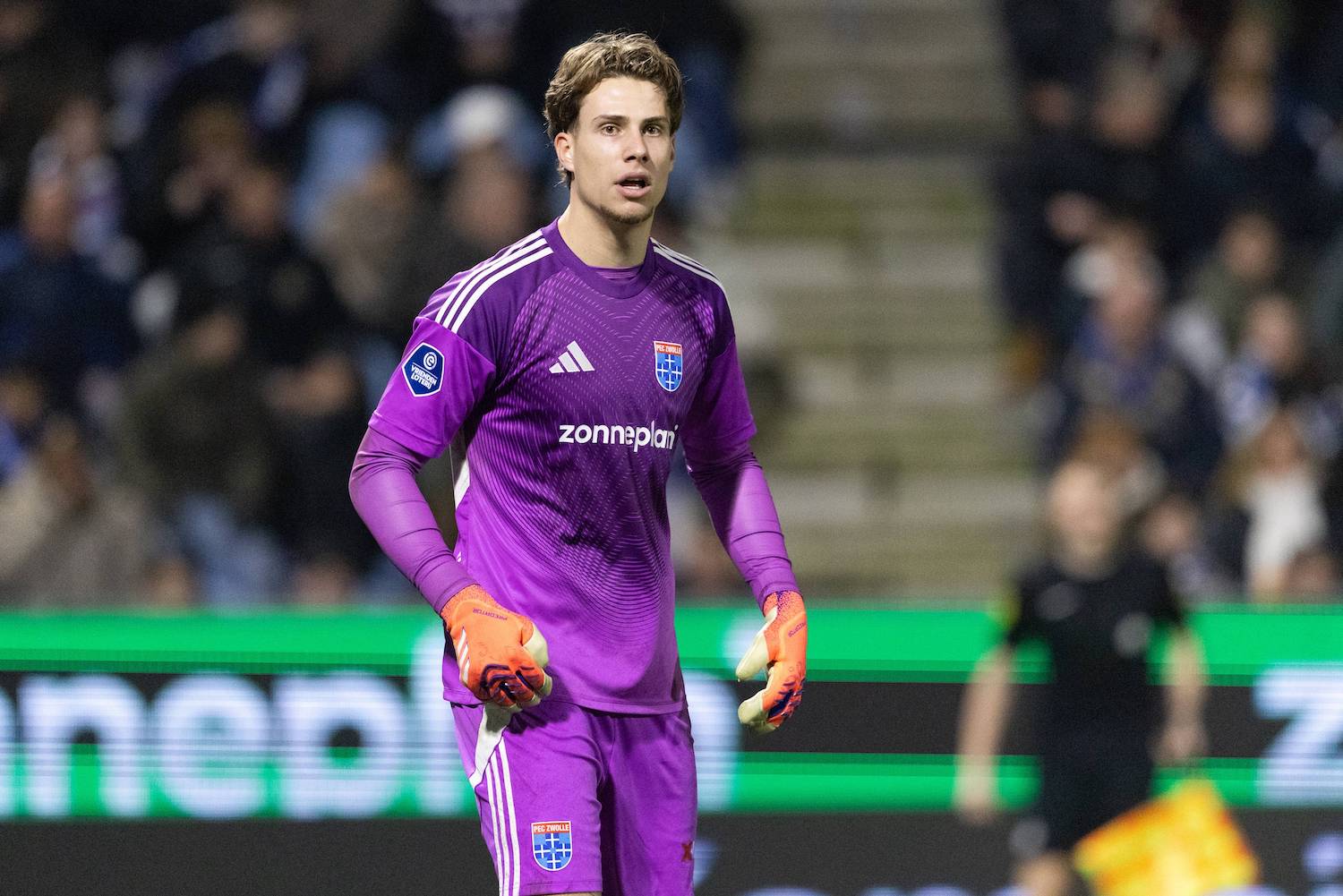 ZWOLLE , 17-01-2026 , MAC3PARK Stadium , season 2025 / 2026 , Dutch Eredivisie football , match between PEC Zwolle - AZ , picture shows PEC Zwolle goalkeeper Jasper Schendelaar PEC - AZ PUBLICATIONxNOTxINxNED x200874862x Copyright: