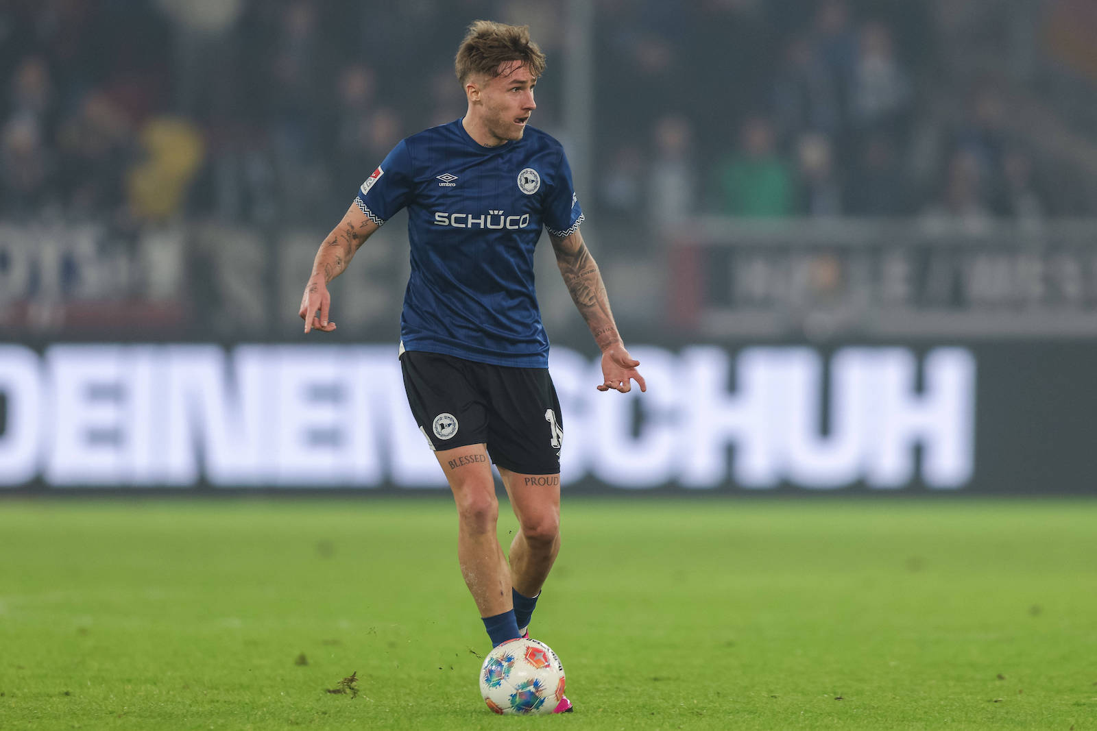 Fuflball 2. Bundesliga 18. Spieltag Fortuna D¸sseldorf - DSC Arminia Bielefeld am 16.01.2025 in der Merkur Spiel-Arena in D¸sseldorf Joel Grodowski Bielefeld DFL regulations prohibit any use of photographs as image sequences and/or quasi-video. *** Soccer 2 Bundesliga 18 Matchday Fortuna D¸sseldorf DSC Arminia Bielefeld on 16 01 2025 at Merkur Spiel Arena in D¸sseldorf Joel Grodowski Bielefeld DFL regulations prohibit any use of photographs as image sequences and or quasi video xJRx